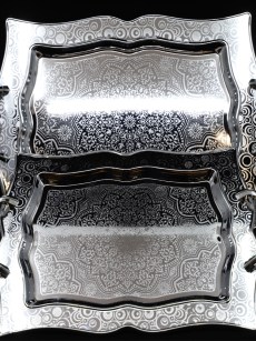Série de 2 plateaux décoratifs 2 pièces en métal argenté 