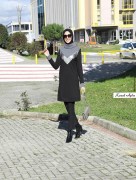 Tunique avec applique en cuir gris