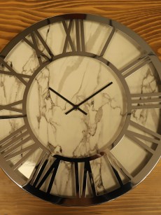 Horloge blanc murale Design Moderne, Cadres et Aiguilles en métal, avec Cadran en marbre Effet 40 cm (Argent)