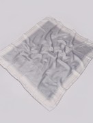 Foulard imprimé Piramit à fleur - gris/blanc