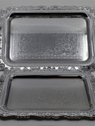 Série de 2 plateaux décoratifs 2 pièces en métal argenté Almina