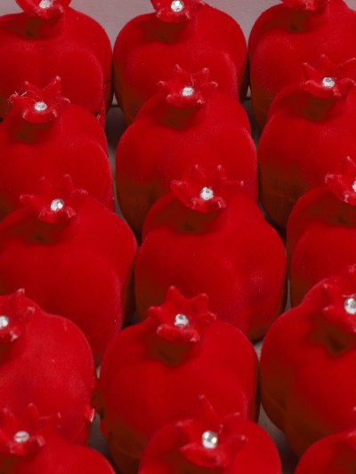 Boite de cadeau mariage velours henné  30 pièces  - rouge