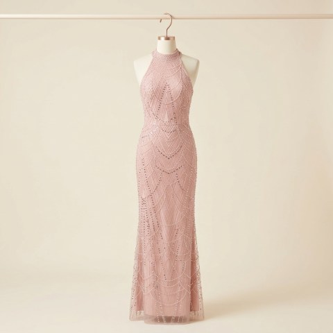 Robe de soirée longue rose poudré ornée de sequins