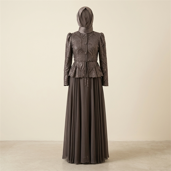 Robe de Soirée Longue Élégante à Basque Brodé et Jupe Plissée