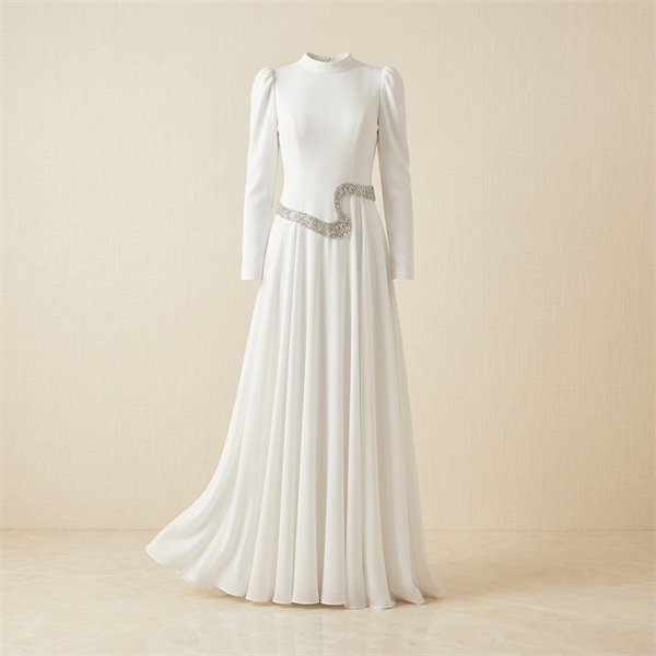 Robe de Soirée Longue Blanche avec Broderie Perlée