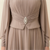 Robe de Soirée Longue Plissée avec Cape et Broche - Beige 