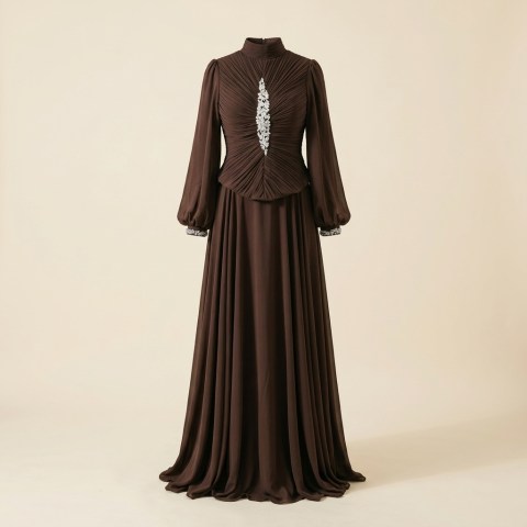 Robe de Soirée Longue Marron à Corsage Plissé et Strass