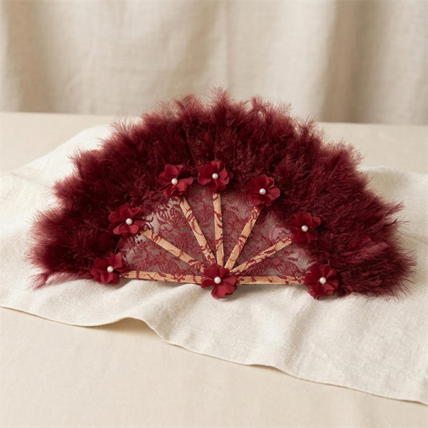 Éventail de Cérémonie en Dentelle et Plumes Bordeaux