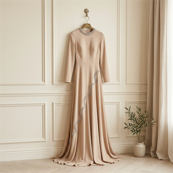 Robe de Soirée Longue Beige Nude à Détails Strass