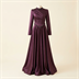 Robe de soirée longue satinée col montant à détails plissés - Prune