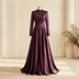 Robe de soirée longue satinée col montant à détails plissés - Prune