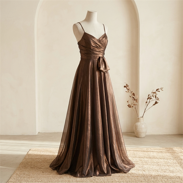 Robe de Soirée Longue Métallisée Bronze à Fines Bretelles
