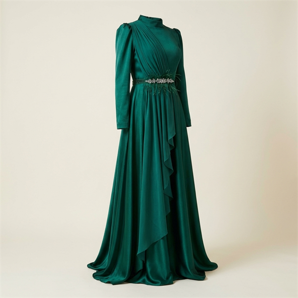 Robe de Soirée Longue en Satin Vert Émeraude avec Détails Drapés