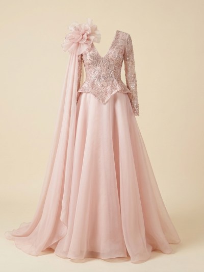Robe de Soirée Longue Rose Poudré avec Cape et Broderies Scintillantes