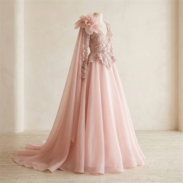 Robe de Soirée Longue Rose Poudré avec Cape et Broderies Scintillantes
