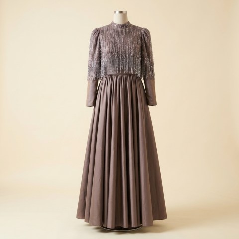 Robe de Soirée Longue avec Cape Perlée à Franges