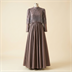 Robe de Soirée Longue avec Cape Perlée à Franges