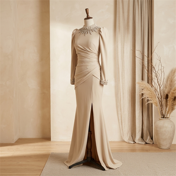 Robe de Soirée Longue Beige à Col et Poignets Perlés