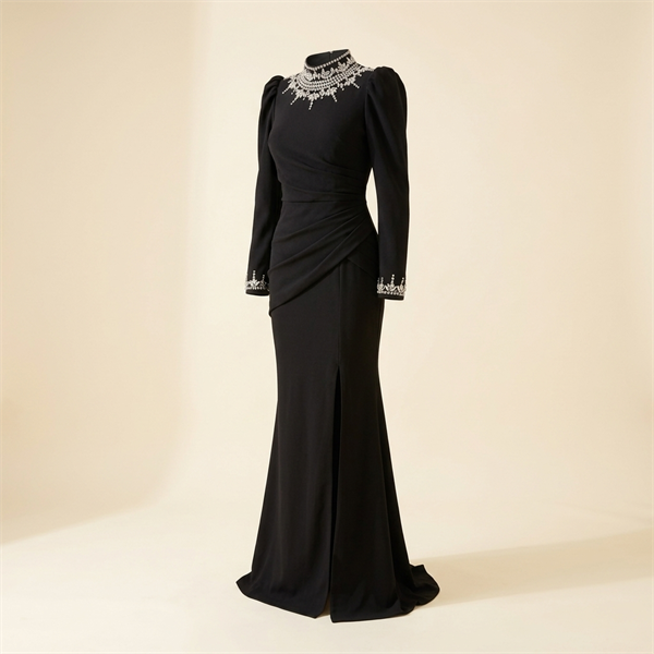 Robe de Soirée Longue Noire à Col et Poignets Strassés