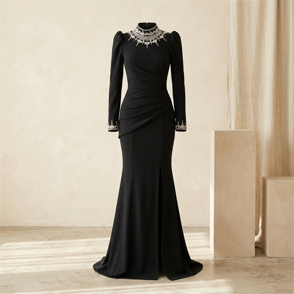 Robe de Soirée Longue Noire à Col et Poignets Strassés