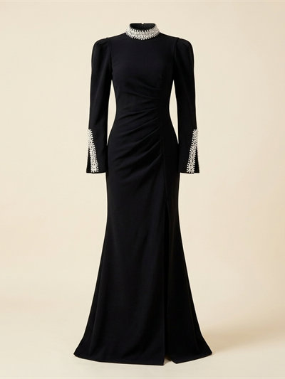 Robe de Soirée Longue Noire à Col et Poignets Ornés de Perles