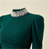 Robe de Soirée Longue Vert Émeraude à Col Montant et Poignets Perlés