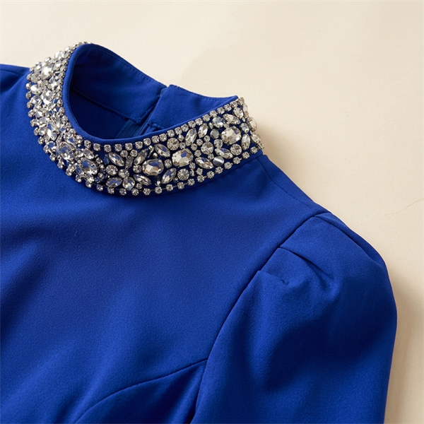 Robe de Soirée Longue Bleu Roi à Strass et Col Montant