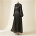 Robe de Soirée Longue Plissée Noire à Col Bijou