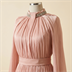 Robe de Soirée Longue Plissée Rose Poudré avec Col Bijou