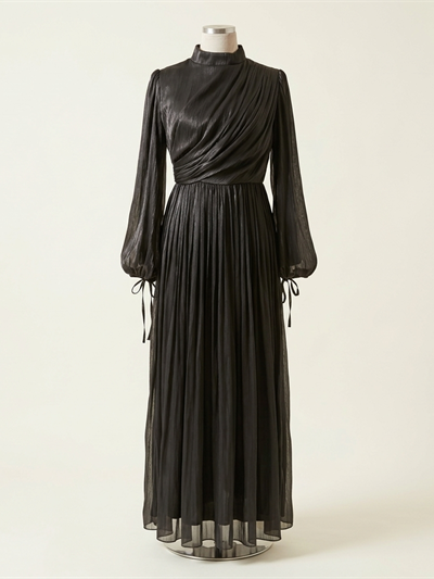 Robe de Soirée Longue Plissée Noire à Col Montant
