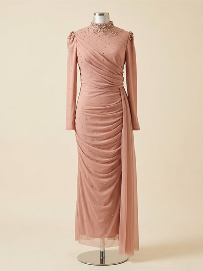 Robe de Soirée Longue Drapée Rose Poudré Ornée de Strass