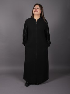 Robe noir avec strass 