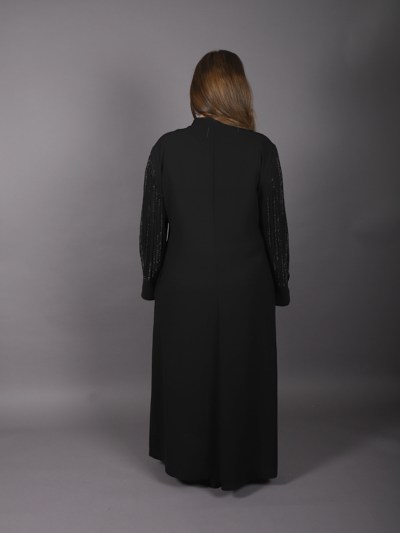 Robe noir avec strass 