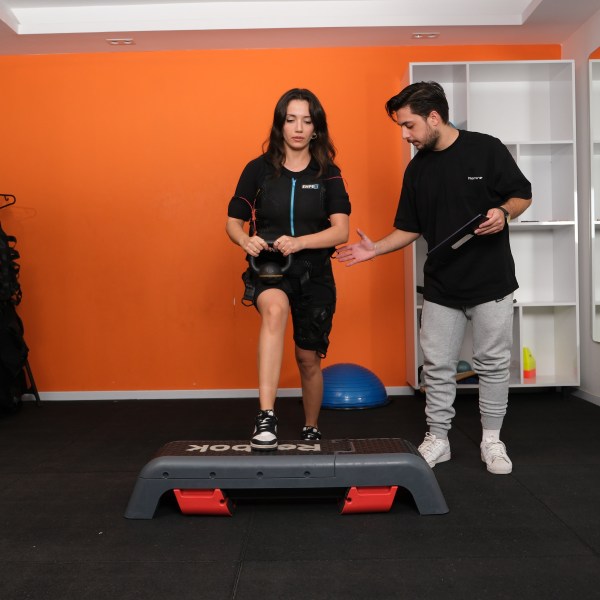 Sadece 25 Dakika Süren Ems Antrenmanı İle Bölgesel Yağlara Elveda Deyin